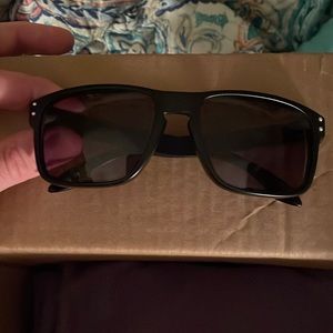 Oakley sunglasses holbrook - black frames- black lenses silver O